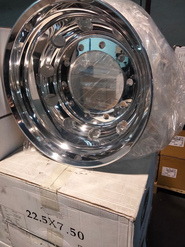 LLANTAS FOR AL DOLLY CAMION