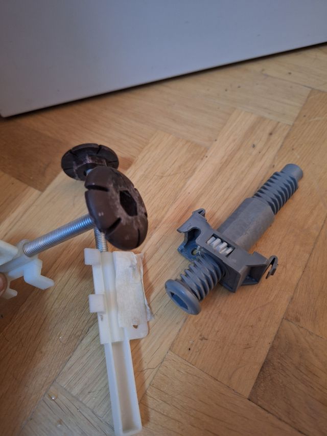 Gambe della base della lavastoviglie Electrolux AEG