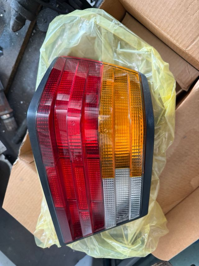 Fanale posteriore MERCEDES 300 W124