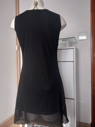 Vestido negro brillante