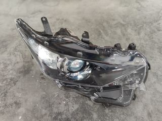 Faro derecho original Toyota Auris II