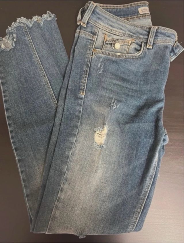 Pantalon vaquero Zara T.S