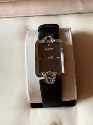 Reloj con brillantes de señora marca Valentino