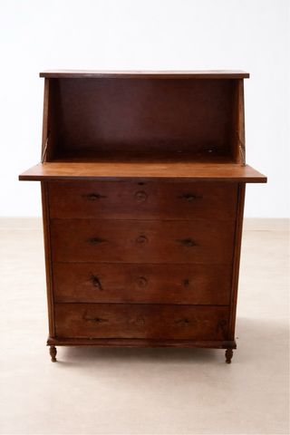 Consola con cartero