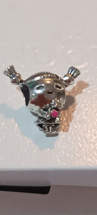 Charm niña coletas