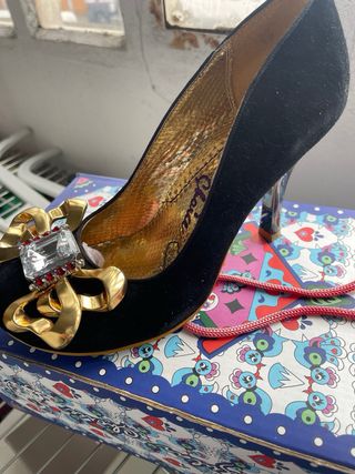 Zapatos tercipelo negro de irregular choice