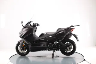 YAMAHA T-MAX 560 TECH 2024