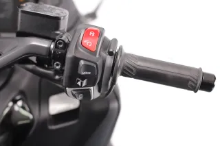 YAMAHA T-MAX 560 TECH 2024