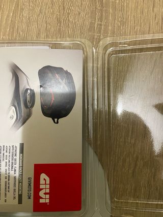 Soporte givi tapon gasolina honda africa twin