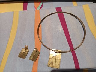 Conjunto bisutería dorado