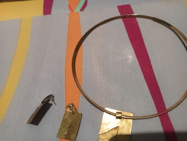 Conjunto bisutería dorado