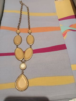 Conjunto de bisutería dorado