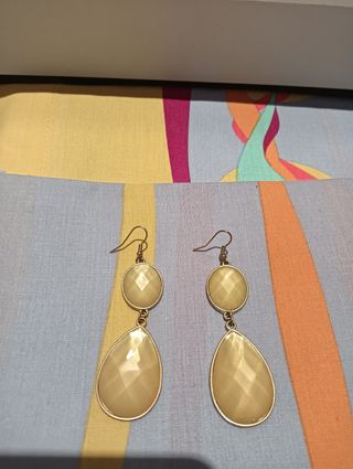 Conjunto de bisutería dorado