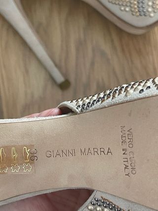 Zapato destalonado piel con tachuelas