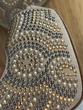 Zapato destalonado piel con tachuelas