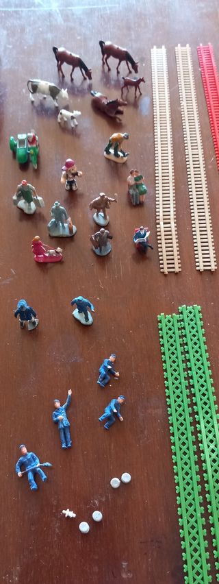 Scala H0 Lotto Personaggi Steccati e Segnali.