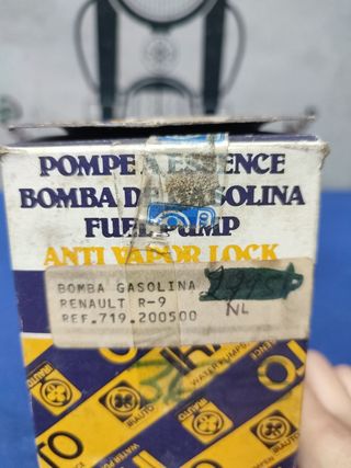 Renault R-9 bomba combustible 