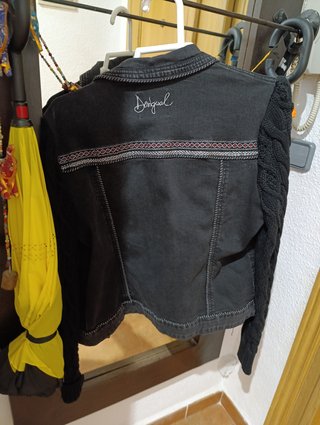 Chaqueta vaquera elástica nueva desigual