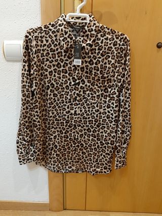 Camisa sin estrenar.