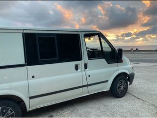 LEER BIEN Ford Transit 2001