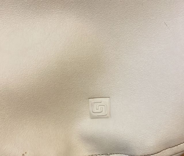 Pouf in similpelle beige