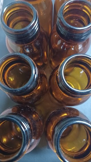 Botellas de vidrio ámbar de 60ml.