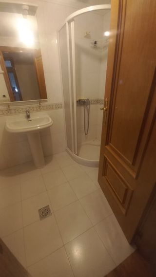 Se alquila piso sin muebles. solo gente con nómina