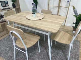 MESA PARA COMEDOR Y COCINA CON SILLAS INCLUIDAS