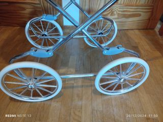 Coche de capota muñeco De Cuevas