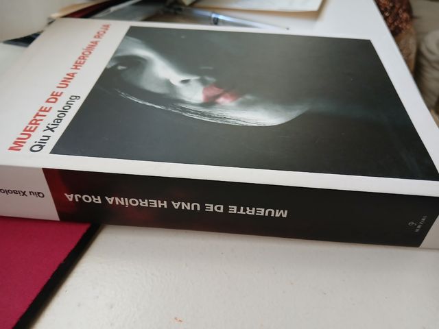 MUERTE DE UNA HEROÍNA ROJA Qiu Xiaolong