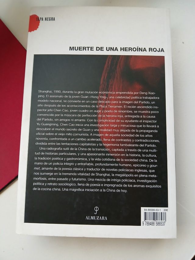 MUERTE DE UNA HEROÍNA ROJA Qiu Xiaolong