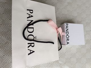 Caja y bolsa pandora 