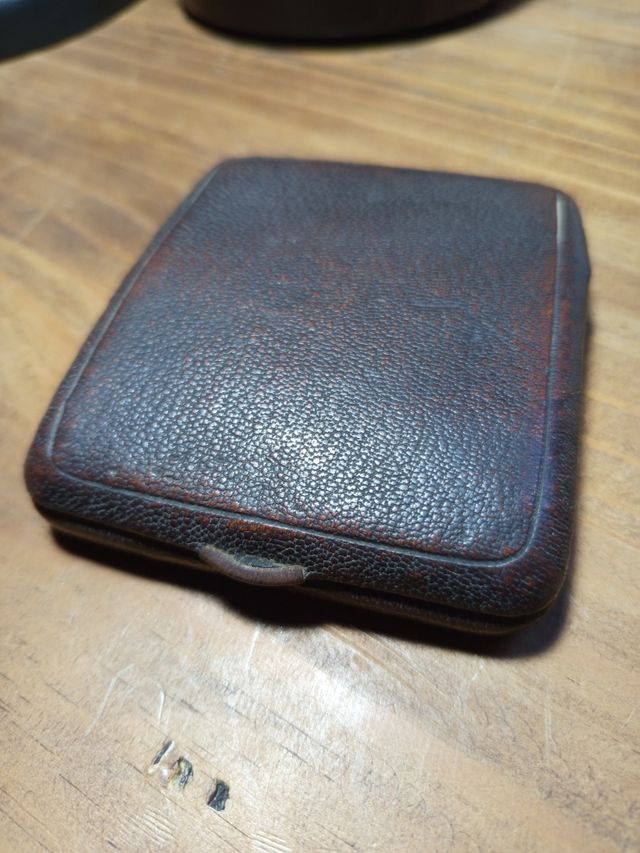 Pitillera antigua vintage en cuero 1930