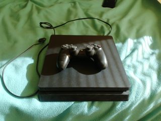 Play Station 4 Slim 1 TB