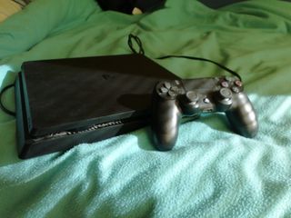 Play Station 4 Slim 1 TB