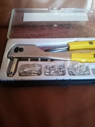 ALICATES PARA REMACHAR. REMACHADORA