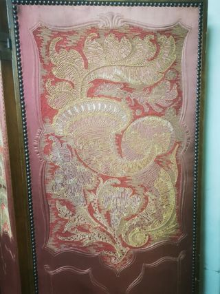 Biombo bordado. Muy antiguo
