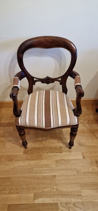 Butaca madera clásica
