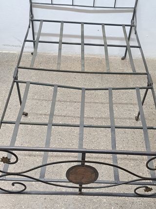 Antigua cama de hierro plegable, siglo XVIII