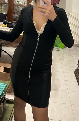 Tubino nero Aderente con scollo profondo