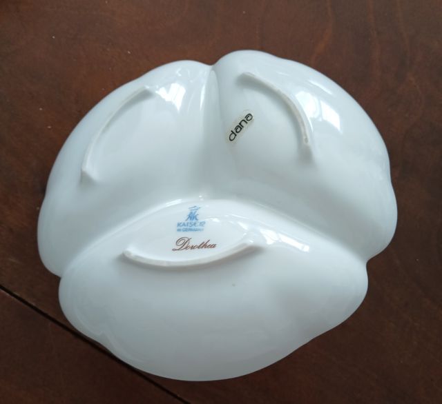 ENTREMESERO de PORCELANA con  Compartimentos