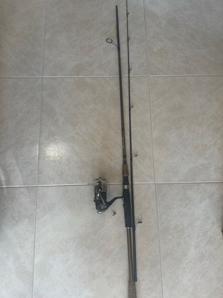 Caña de pescar okuma  de carbono con carrete
