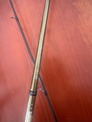 Caña de pescar okuma  de carbono con carrete
