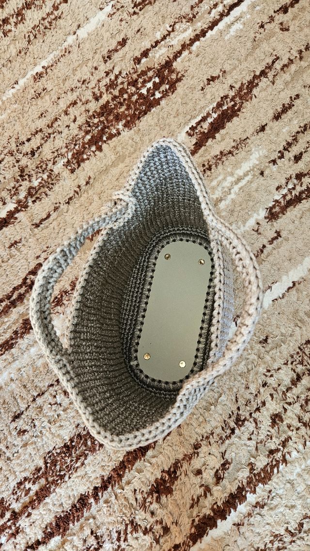 bolso de mano de mujer.Trabajo manual.