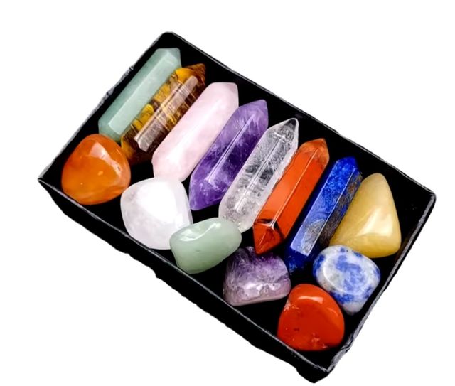 Caja con puntas y piedras naturales