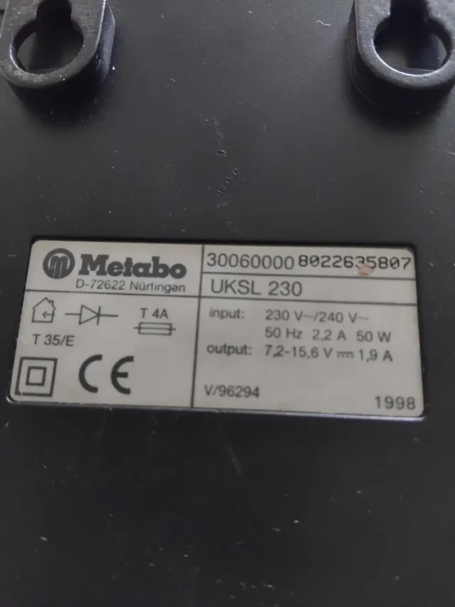 Cargador wurth y Metabo.