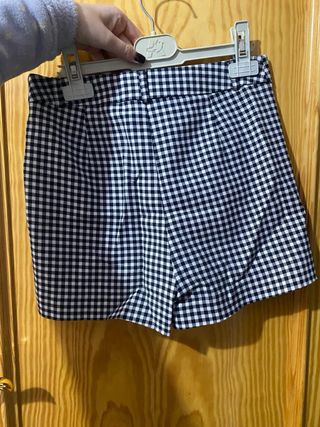 Pantalon blanco y negro