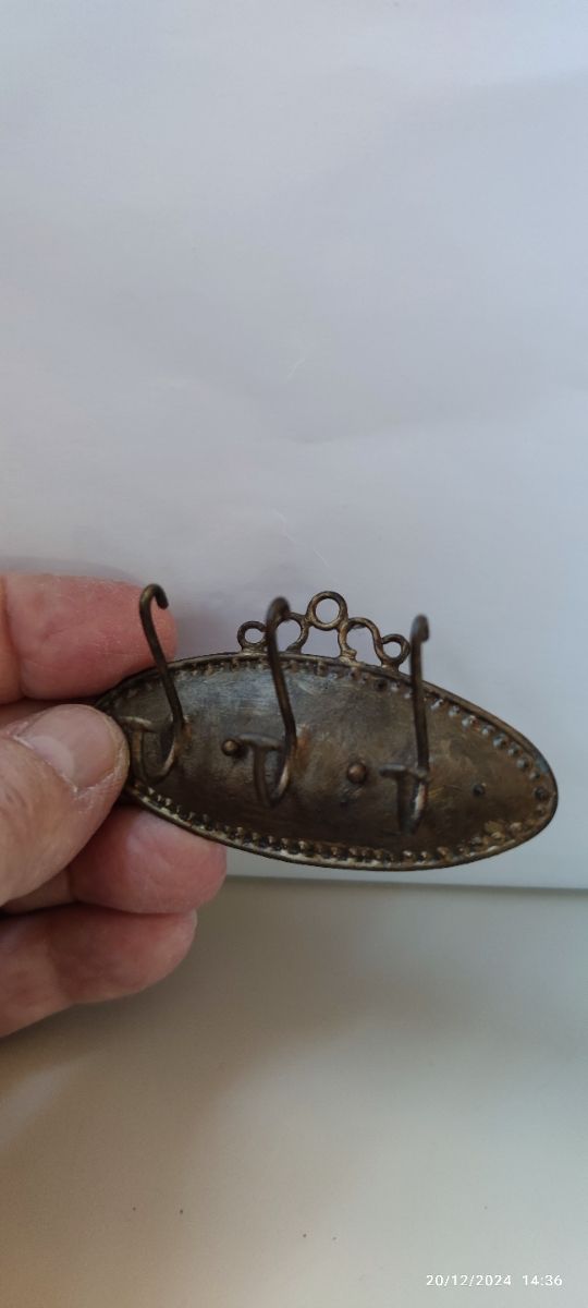 Appendino da parete in metallo