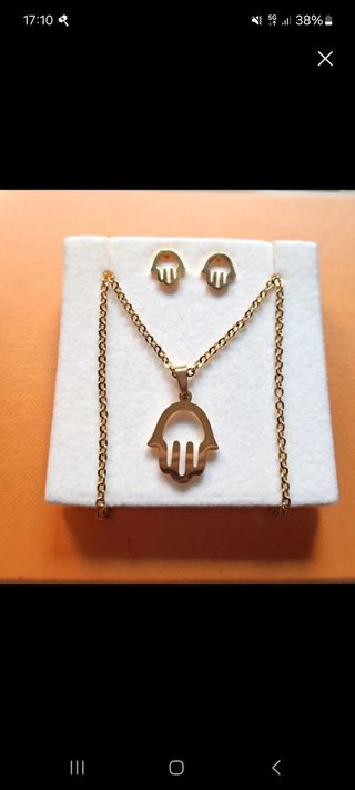 Pendientes y collar mano protectora