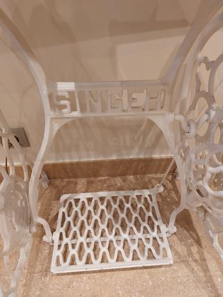 Mesa auxiliar pie singer con cristal